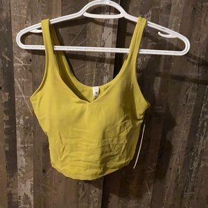 Align cropped tank top